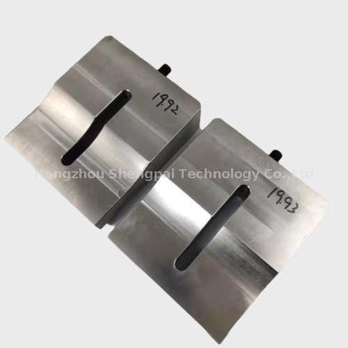 High Quality Titanium Alloy Ultrasonic Sonotrode for Mask Welding